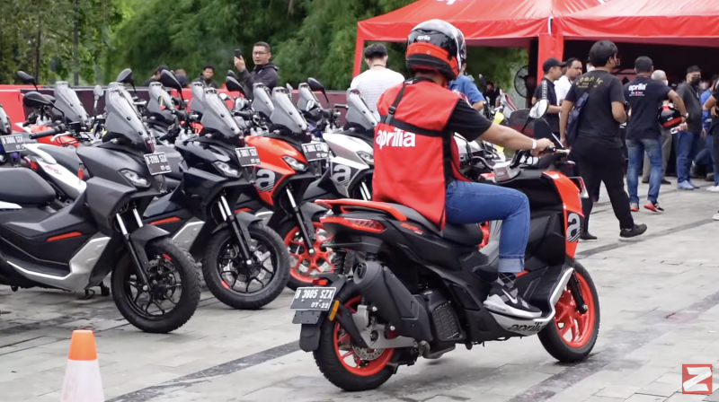 Rasanya Tunggangi Aprilia SR GT 200