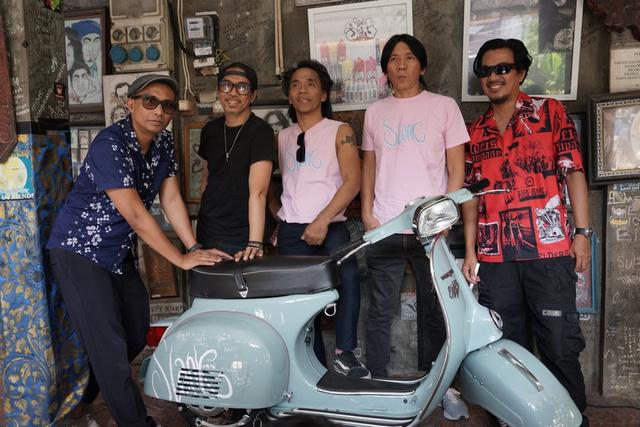 Slank Gandeng Elders Luncurkan Konversi Kit Motor Listrik Edisi Khusus