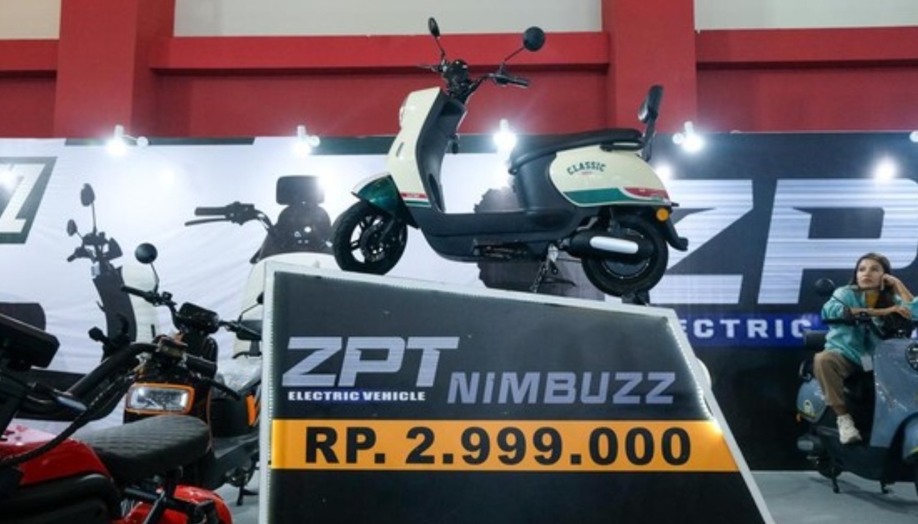 Motor Listrik Murah ZPT Nimbuzz di PEVS 2024, Harga Rp2,9 Juta