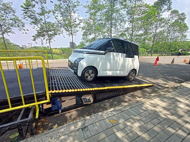 Wuling Serahkan 100 Unit Air ev Pertama ke Konsumen