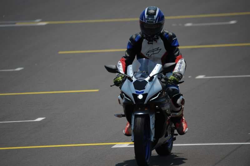 Konsumen Yamaha Ikut Cicipi All New R15 Connected di Sirkuit Mandalika