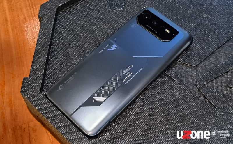 FOTO: Hands-on Asus ROG Phone 6 Batman Edition, DC Fans Tertarik?