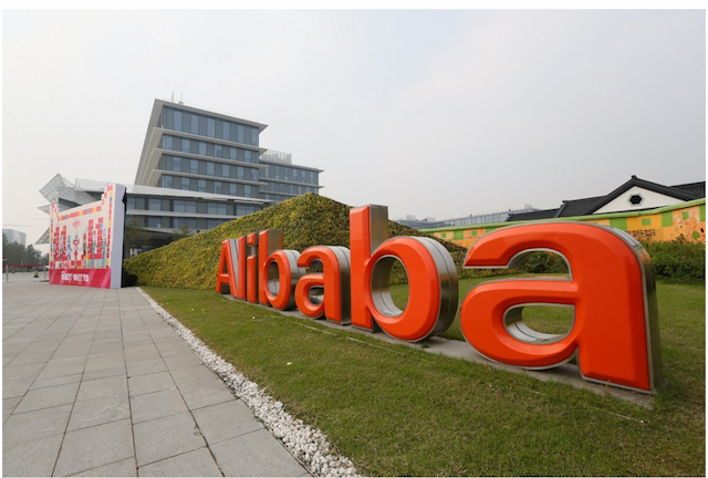Setelah TikTok, Donald Trump Bakal Blokir Alibaba?