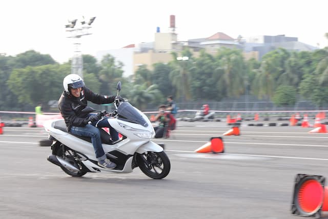 Waspadai Bahaya Blind Spot Saat Naik Motor