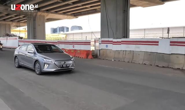 Test Drive Hyundai Ioniq, Sudah Saatnya Kita Pakai Mobil Listrik?