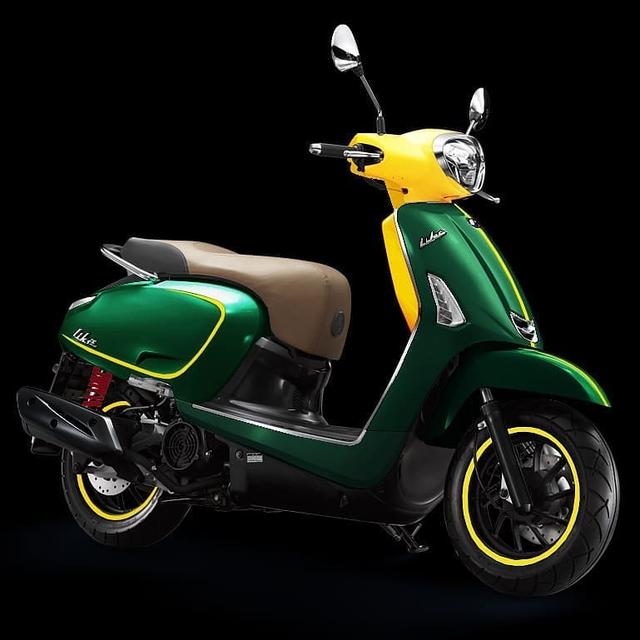 FOTO: Kymco 150i ala Vespa Primavera Sean Wotherspoon 