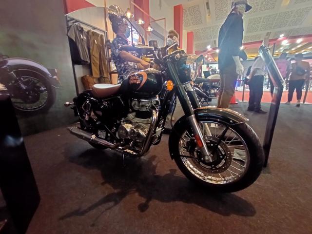 FOTO: Si Cantik Royal Enfield Classic 350 Melenggang di IIMS 2022