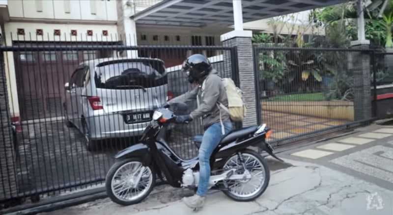 Ketika Ariel NOAH Merestorasi Motor Bebek Suzuki Shogun Lawas