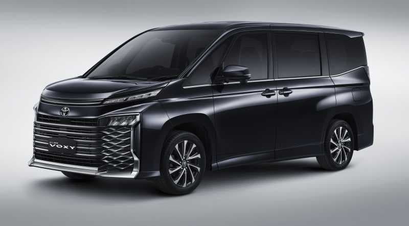 FOTO: All New Toyota Voxy Hilangkan Sunroof