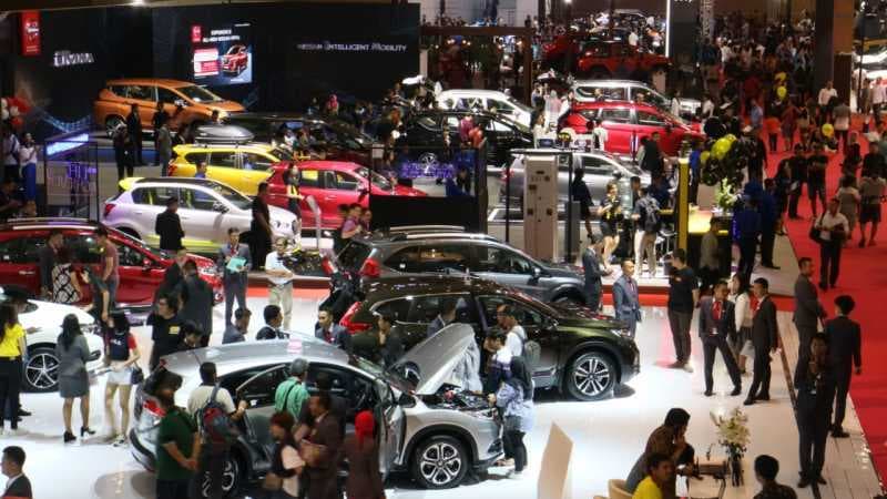 Penjualan Mobil Tahun Ini Diprediksi Turun 40 Persen