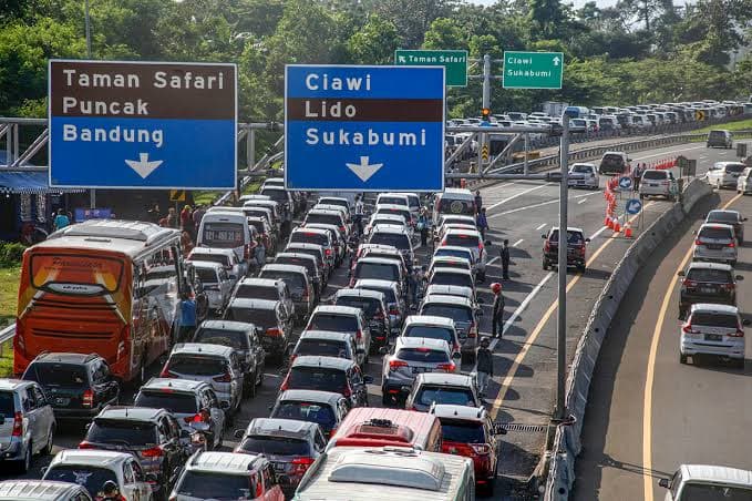 Indonesia Terserah, Ratusan Ribu Kendaraan Tinggalkan Jakarta