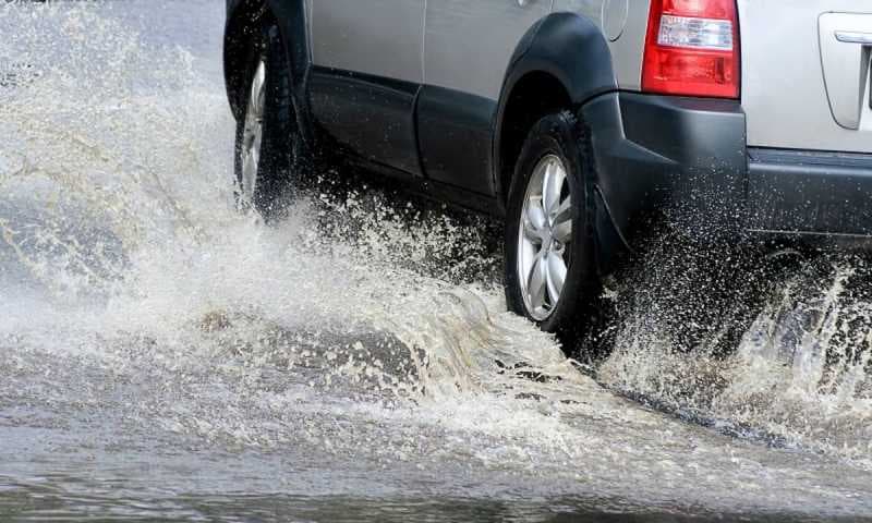 Perhatikan Ban Mobil Agar Nyaman Berkendara di Musim Hujan