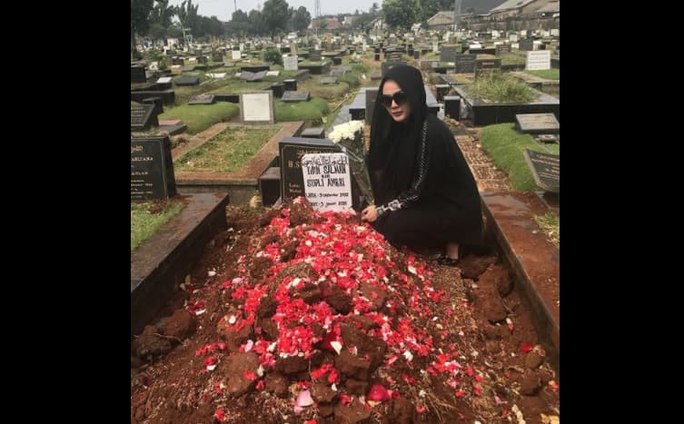 Anggita Sari Batal Menikah, Tunangan Meninggal Dunia