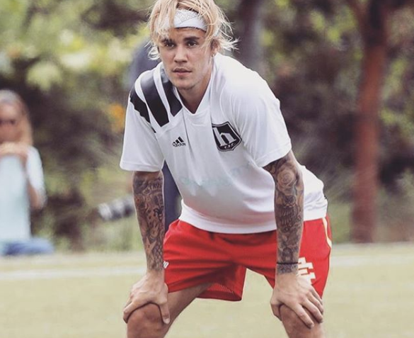 Istri Justin Beiber Hamil, Fans Senang, <i>Eh</i> Ternyata Prank