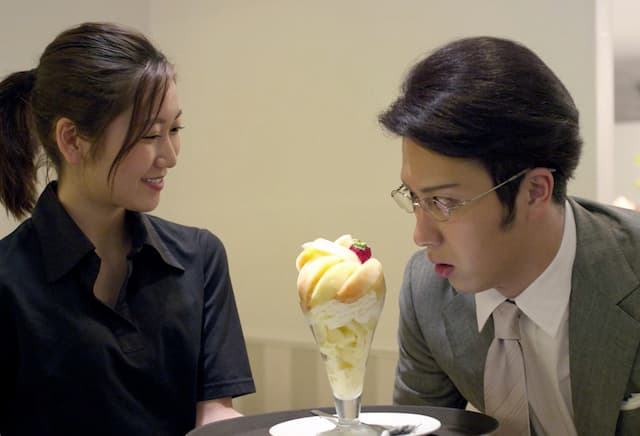 Kantaro: The Sweet Tooth Salaryman, Ksatria Makanan Manis yang Lebay