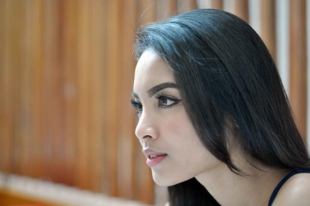 Sisi Asih, Pramugari Bersuara Mirip Raisa