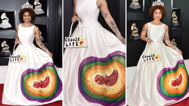 Penyanyi ini Pakai Gaun “Anti Aborsi” di Grammy Awards