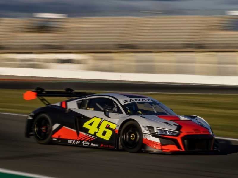 Pensiun MotoGP, Valentino Rossi Balapan Lagi Pakai Audi R8 LMS