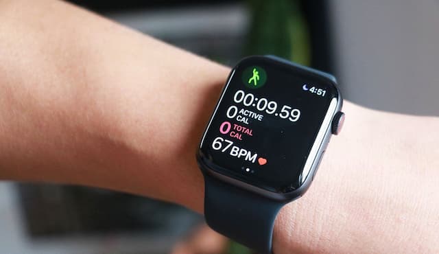 Apple Watch SE Overheat, Pergelangan Tangan Sampai Terbakar