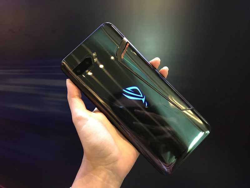 FOTO: Detail Bodi Ponsel Gahar Asus ROG Phone II