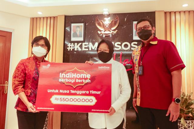 Telkom Serahkan Rp550 Juta, Donasi Pelanggan IndiHome untuk NTT