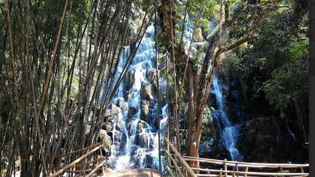 Menikmati Pesona Air Terjun Unik Tujuh Tingkat di Lahat