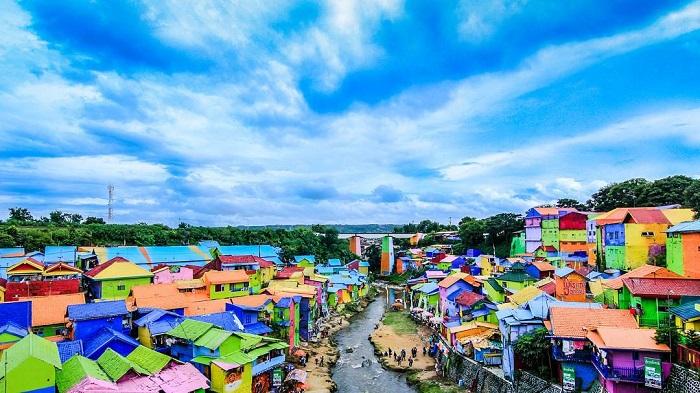 5 Kampung Warna-Warni Menawan Hati