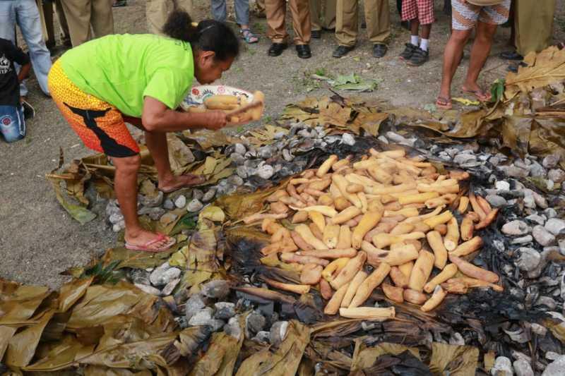 Mengenal Tradisi Memasak Tertua di Papua