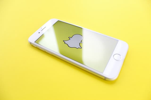 Snapchat Mulai Rayu Pengguna Pakai Uang, Bikin Viral di Spotlight
