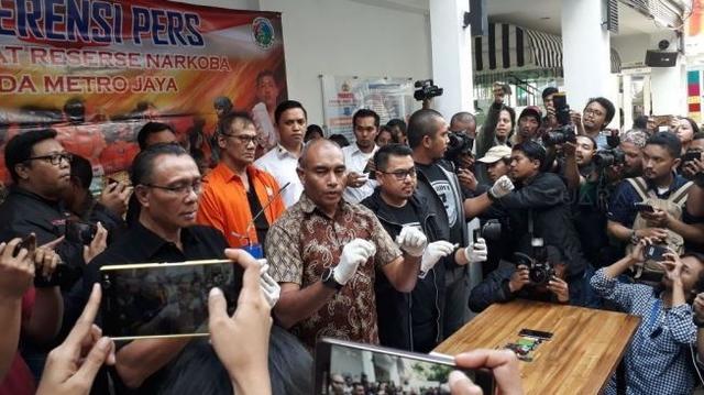 Tio Pakusadewo Direhab Hari Ini, Pengacara Mengaku Tak Tahu