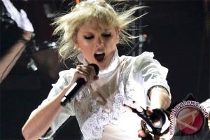 Tak hadiri MTV Music Awards, Taylor Swift Menyentil Via Video