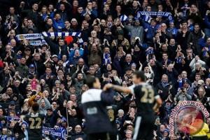 Helikopter pemilik Leicester jatuh terbakar di area parkir Stadion King Power