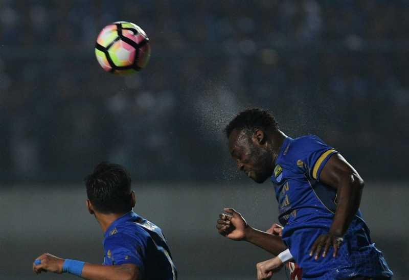 Terganjal Izin Tinggal, Essien-Cole Bisa Tanding Lawan PS TNI? 