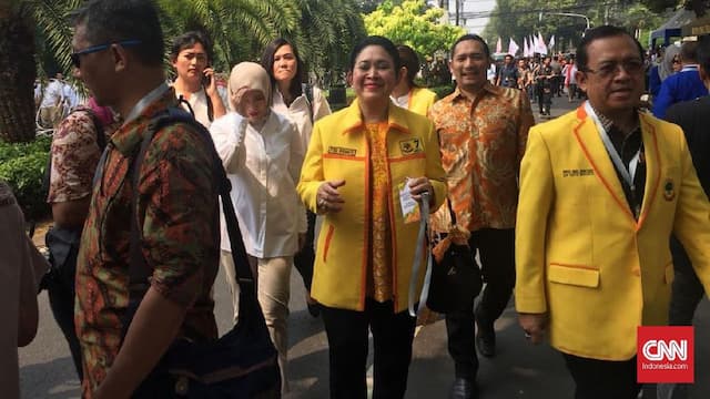 Titiek Soeharto Antar Prabowo Daftar Capres ke KPU