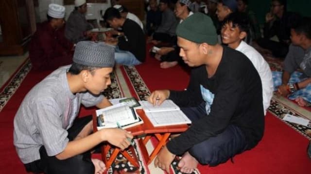 Ingat Mati Saat Mabuk, Anak Punk Ini Pilih Bertaubat