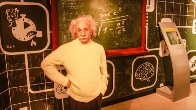 Ilmuwan India Sebut Teori Einstein Menyesatkan