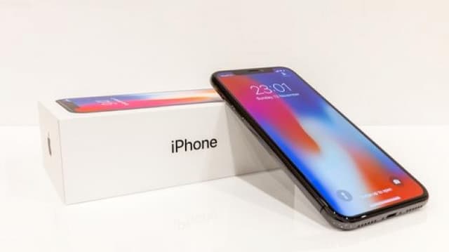 Marah Selama 3 Hari, Warganet Ini Dibujuk Pakai iPhone X