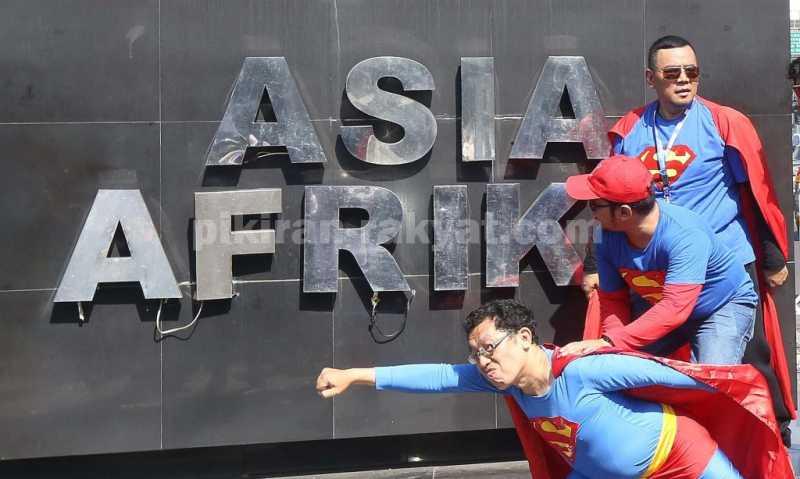 Apa Jadinya Jika Ratusan "Superman" Berkumpul?