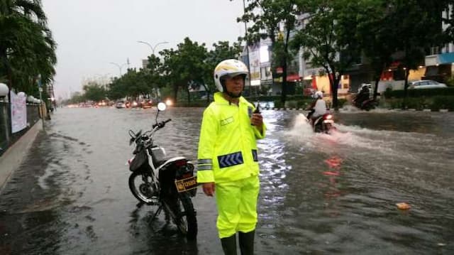 Jakarta Banjir, Ini Jalan yang Masih Terendam dan Macet