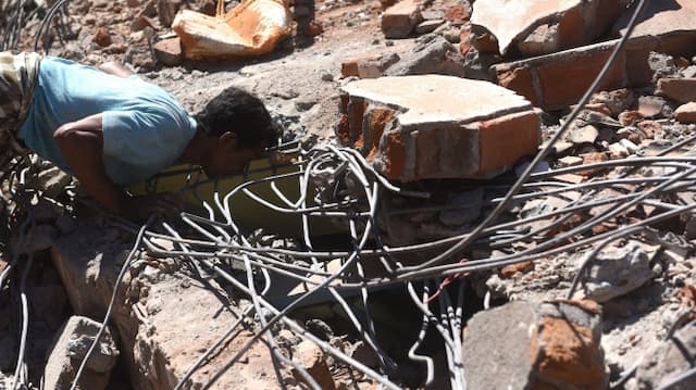 Gempa Lombok, Anjing Pelacak Cari Korban yang Masih Terkubur