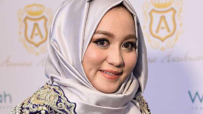 Wajah Anniesa Hasibuan Tanpa Make-Up Buat Netizen Pangling