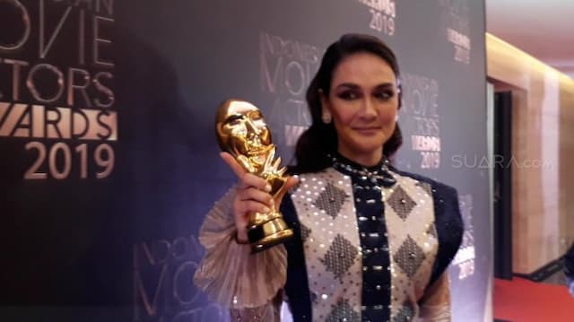 Ups, Ayu Dewi Keceplosan Sebut Luna Maya Sudah Ditembak