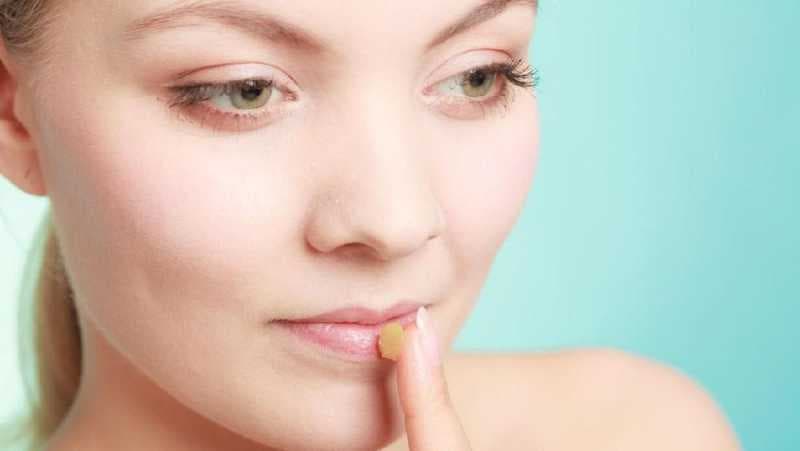 4 Hal yang Jarang Diketahui Tentang Lip Balm