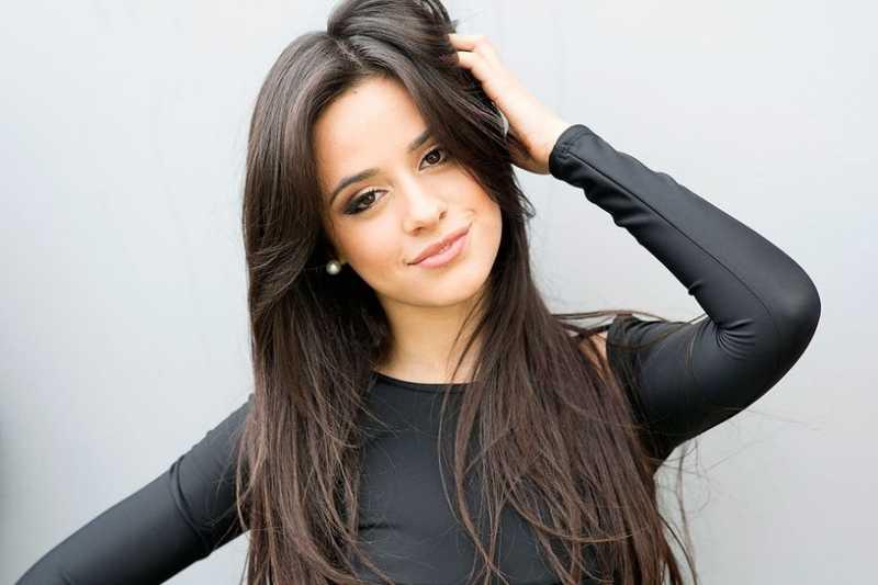 Camila Cabello Tampil Seksi Lepas dari Fifth Harmony