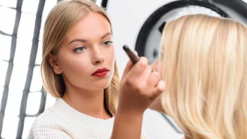 Buat Tutorial Make-up Sahur, MAC Dikritik Warganet