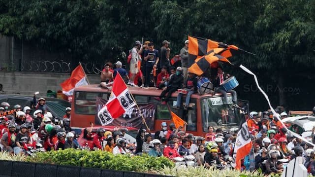 Warga Sekitar Stadion Patriot Sudah Muak dengan Ulah Jakmania