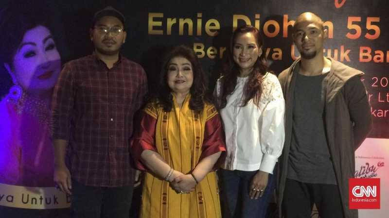 Ernie Djohan Kembali Muda Lewat Konser 55 Tahun Berkarya