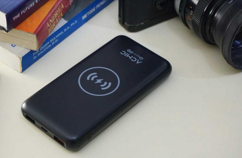 Canggih, Powerbank ACMIC W10PRO Bisa Wireless Charging