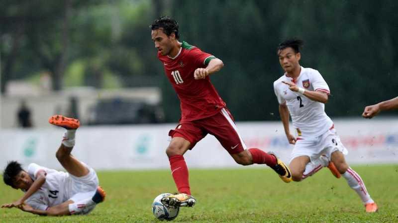 Ezra Walian: Sepak Bola di Indonesia Sangat Dahsyat