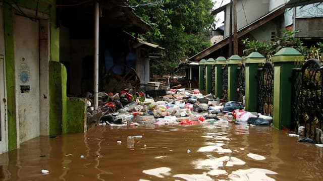 Saat #BanjirJakarta, Twitter Diramaikan Tagar #Ahok & #AniesDimana
